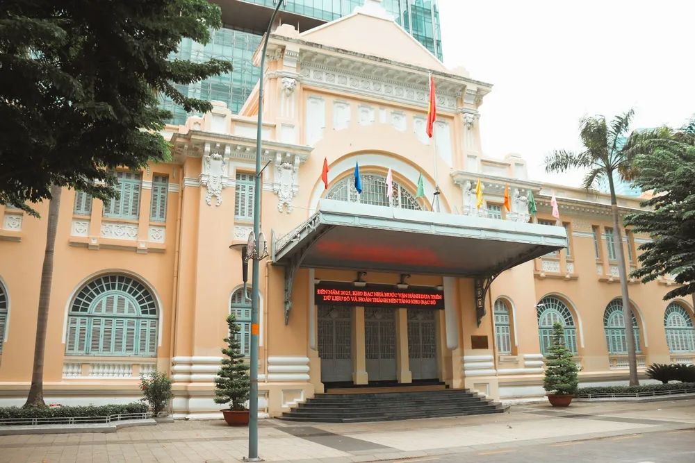 Ngày nay Kho Ngân khố được gọi là Kho bạc Nhà nước TP.HCM và tọa lạc tại 37 đường Nguyễn Huệ, phường Bến Nghé, quận 1, TP.HCM.