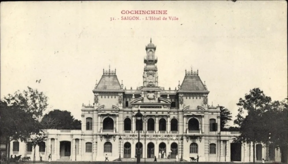 Trụ sở Ủy ban Nhân dân TP.HCM là một trong những công trình kiến trúc cổ điển ở TP.HCM được xây dựng năm 1898- 1909. Ảnh tư liệu