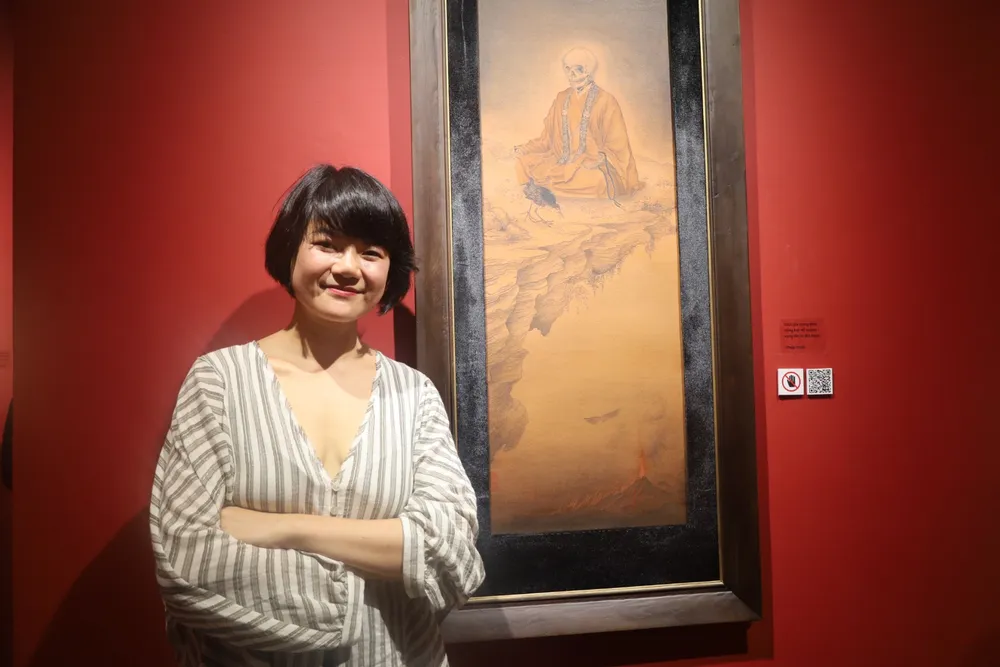 Họa sĩ Hoài Phương hiện đang sống cùng chồng với hai người con ở Bologna, Ý. Chị cho biết, mặc dù bận rộn, chị vẫn duy trì niềm đam mê của mình và hy vọng hội họa không chỉ làm cho cuộc sống của chị thêm phong phú, mà còn truyền cảm hứng cho cộng đồng và những người xung quanh. Ảnh: QUỐC HƯƠNG.