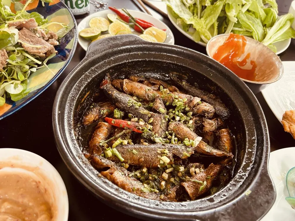 Cá chốt kho tộ ăn với cơm trắng, ngon khó cưỡng.