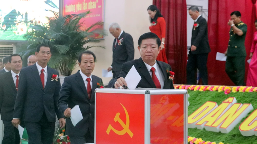 Ông Lê Văn Tông tái đắc cử Bí thư thị xã Long Mỹ ảnh 3