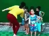 Cô giáo 'điều chỉnh' trẻ trong lúc tập múa: Phụ huynh nói gì?