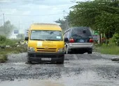 Cần Thơ duy tu đường kiểu ‘phản ánh đến đâu sửa đến đó’ ảnh 8 Đường vào khu công nghiệp xuống cấp nghiêm trọng, doanh nghiệp than trời