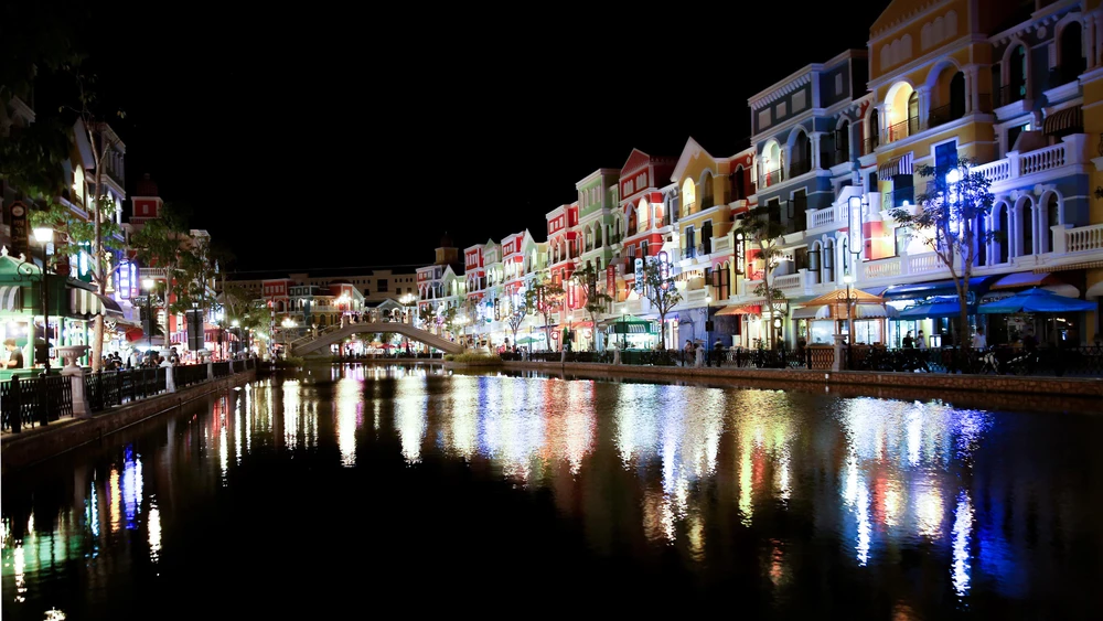 Trong kỳ nghỉ lễ năm nay, TP Phú Quốc đón hơn 127.200 lượt khách đến tham quan du lịch, tăng hơn 39% so với cùng kỳ năm 2021. Ảnh: QUỐC TRUNG