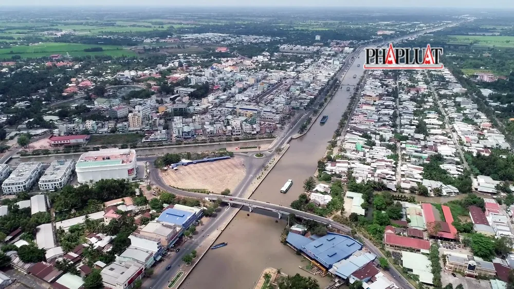 Hậu Giang đặt ra mục tiêu đến năm 2025 tỉnh sẽ cải thiện vị trí xếp hạng quy mô về kinh tế, thu ngân sách trên địa bàn tỉnh so với các địa phương trong khu vực và cả nước. Ảnh: CHÂU ANH Hậu Giang đặt ra mục tiêu đến năm 2025 tỉnh sẽ cải thiện vị trí xếp hạng quy mô về kinh tế, thu ngân sách trên địa bàn tỉnh so với các địa phương trong khu vực và cả nước. Ảnh: CHÂU ANH