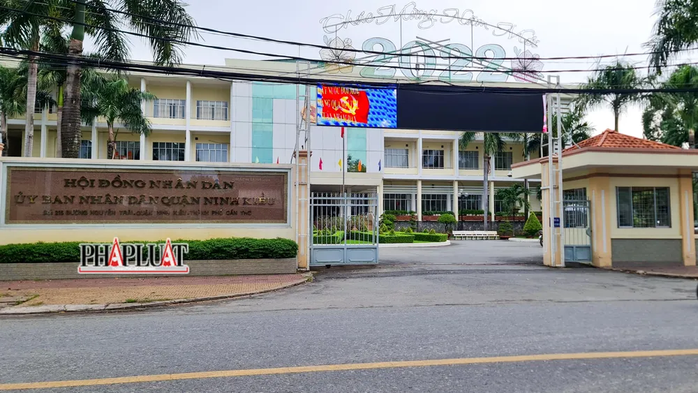 Thanh tra TP Cần Thơ đã chuyển hồ sơ sai phạm đất đai tại quận Ninh Kiều cho công an. Ảnh: CHÂU ANH