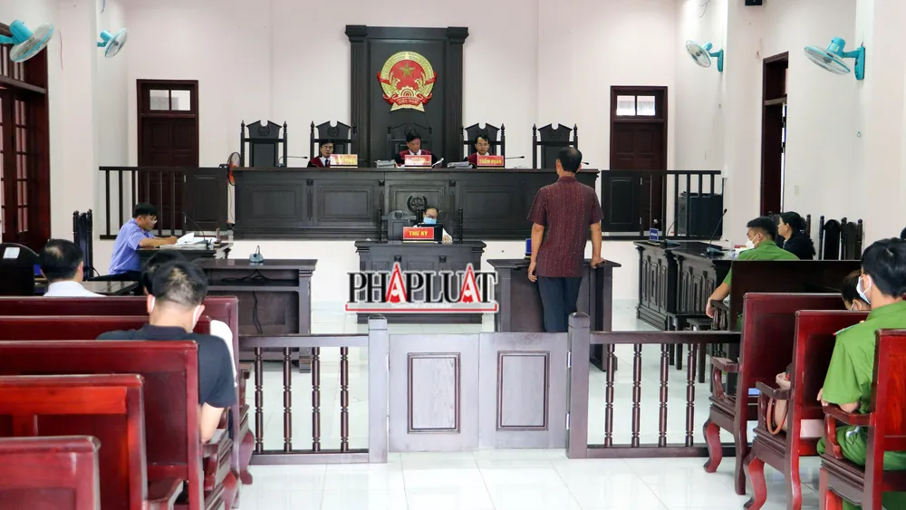 Quang cảnh phiên tòa phúc thẩm. Ảnh: CHÂU ANH Quang cảnh phiên tòa phúc thẩm. Ảnh: CHÂU ANH