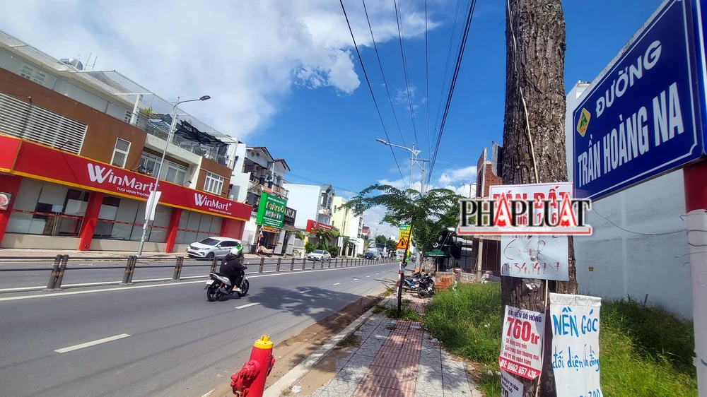 UBND quận Ninh Kiều đã thống nhất chủ trương giao Phòng Quản lý đô thị quận tiếp nhận, quản lý vận hành một số hạng mục công trình, đồng thời yêu cầu chủ đầu tư xác định rõ thời gian kết thúc bảo hành. Ảnh: CHÂU ANH