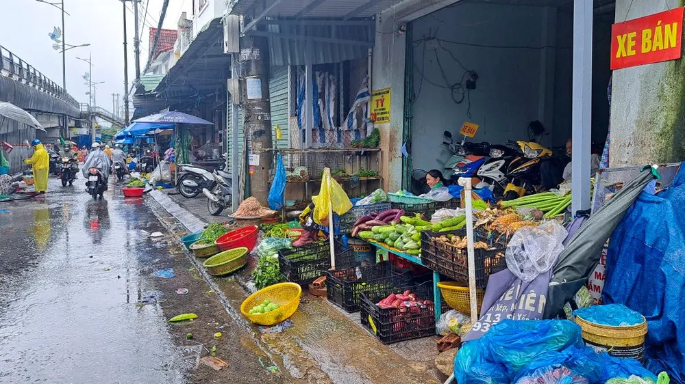 Một số loại rau, củ có giá tăng giá từ 30-50%, thậm chí có loại tăng hơn 100%. Ảnh: THY TUẤN