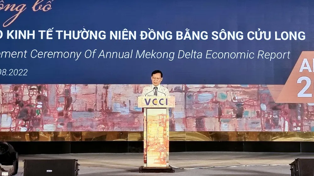 Ông Phạm Tấn Công, Chủ tịch Liên đoàn Thương mại và Công nghiệp Việt Nam phát biểu khai mạc Lễ công bố. Ảnh: GIA TUỆ Ông Phạm Tấn Công, Chủ tịch Liên đoàn Thương mại và Công nghiệp Việt Nam phát biểu khai mạc Lễ công bố. Ảnh: GIA TUỆ