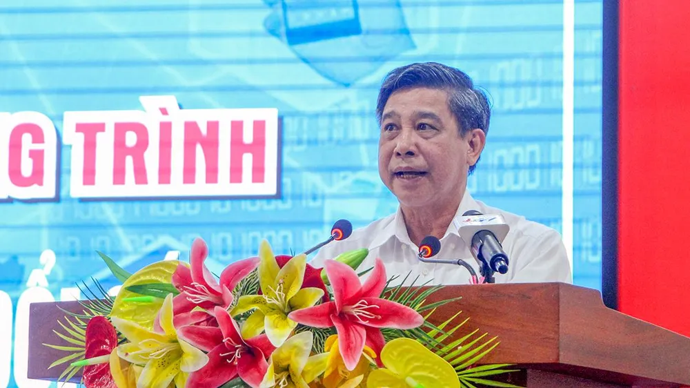 Ông Đồng Văn Thanh, Chủ tịch UBND tỉnh Hậu Giang phát biểu tại Lễ phát động hưởng ứng ngày Chuyển đổi số quốc gia. Ảnh: XÀ NO