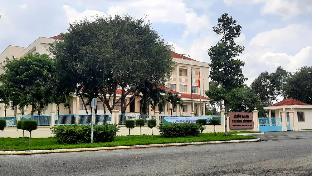 Thanh tra xác định Văn phòng HĐND và UBND quận Bình Thủy từ năm 2019-2021 thu tiền vật tư văn phòng khác, thuê bảo vệ, tạp vụ không có trong dự toán được duyệt, không đúng chức năng nhiệm vụ được giao. Ảnh: CHÂU ANH