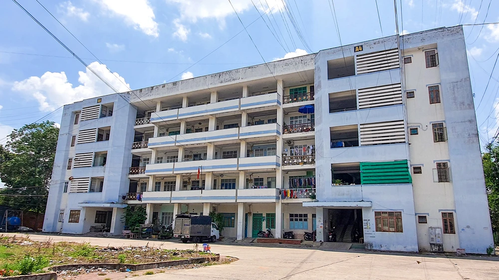 Tổng diện tích nhà ở tăng thêm trong năm 2023 khoảng 5.288 căn, với hơn 788.400 m2, tuy nhiên, diện tích nhà cho người thu nhập thấp, công nhân, học sinh, sinh viên không tăng. Ảnh minh họa: CHÂU ANH