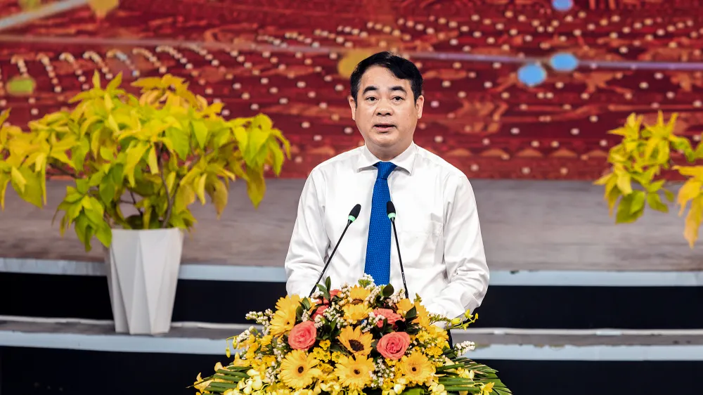 Ông Nghiêm Xuân Thành, Bí thư Tỉnh ủy Hậu Giang, nhận xét số đơn vị tham gia giải chủ yếu tập trung ở Báo Hậu Giang, Đài PT&amp;TH tỉnh. Ảnh: TQ