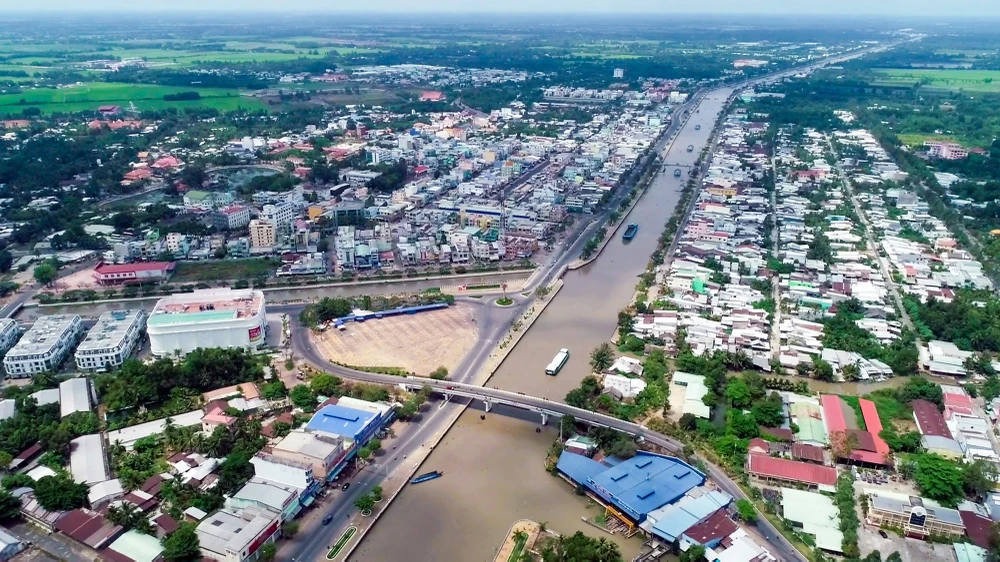 Giai đoạn 2021-2025, trên địa bàn TP Vị Thanh sẽ thành lập không gian đi bộ buổi tối tại kênh xáng Xà No, tuyến phố đi bộ đường Hồ Xuân Hương (Hồ Sen) và đoạn từ đường 1-5 nối từ hồ Sen ra kênh xáng Xà No. Ảnh: CHÂU ANH