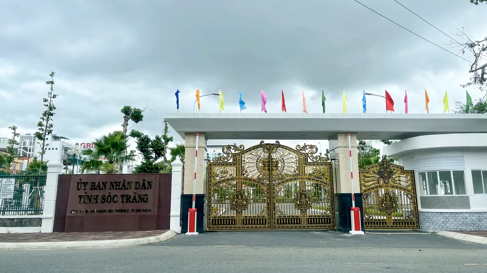 Chủ tịch UBND tỉnh Sóc Trăng yêu cầu không lạm dụng việc lấy ý kiến các cơ quan, đơn vị để né tránh trách nhiệm. Ảnh CHÂU ANH