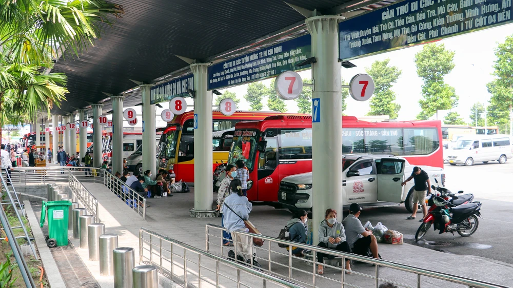 Theo Sở GTVT TP Cần Thơ, thống kê trong ngày 29-4 có khoảng 1.480 hành khách hành khách qua bến, tăng 35% so với cùng kỳ. Đáng chú ý, trong kỳ nghỉ lễ này không có đơn vị kinh doanh vận tải nào đăng ký tăng vé để bù chiều rỗng.