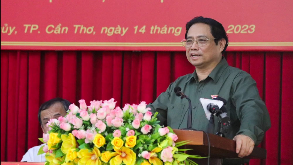 Thủ tướng Phạm Minh Chính cũng lưu ý cần chú trọng bảo đảm an sinh xã hội, đẩy mạnh triển khai chương trình xây dựng 1 triệu nhà ở xã hội, nhà ở công nhân. Ảnh: TIẾN TRINH Thủ tướng Phạm Minh Chính cũng lưu ý cần chú trọng bảo đảm an sinh xã hội, đẩy mạnh triển khai chương trình xây dựng 1 triệu nhà ở xã hội, nhà ở công nhân. Ảnh: TIẾN TRINH