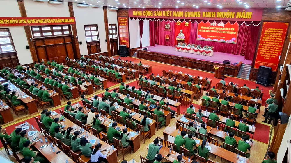 Đảng ủy, Ban Giám đốc Công an tỉnh Hậu Giang vừa tổ chức Hội nghị đối thoại với hơn 500 CBCS Công an cấp xã và đoàn viên, hội viên Công an tỉnh. Ảnh: ĐĂNG VINH Đảng ủy, Ban Giám đốc Công an tỉnh Hậu Giang vừa tổ chức Hội nghị đối thoại với hơn 500 CBCS Công an cấp xã và đoàn viên, hội viên Công an tỉnh. Ảnh: ĐĂNG VINH