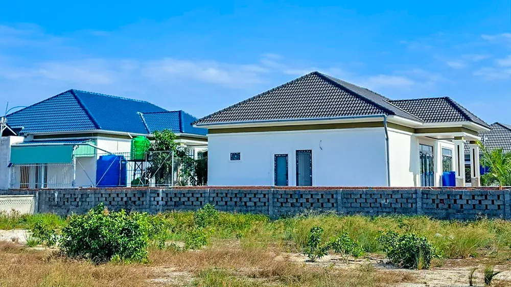 UBND TP Phú Quốc (tỉnh Kiên Giang) dự kiến sẽ cưỡng chế tám căn nhà tại khu 79 căn biệt thự trên địa bàn xã Dương Tơ trong ngày ngày 21-8 tới. Ảnh: HOÀNG HỮU