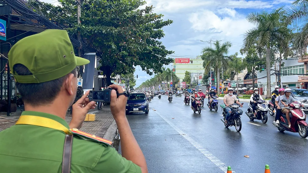 Tháng 9-2023 có kỳ nghỉ lễ dài bốn ngày, cùng với đó, đây cũng là thời gian học sinh, sinh viên trên địa bàn TP bước vào năm học mới, dự báo lưu lượng giao thông sẽ tăng cao, tiềm ẩn nguy cơ xảy ra TNGT cao và có thể sẽ xảy ra ùn tắc. Ảnh minh họa: CHÂU ANH