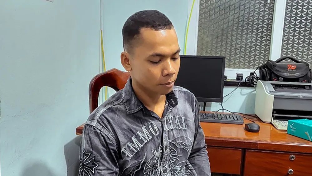 Bị cáo Danh Thép thời điểm bị bắt. Ảnh: HOÀNG HỮU