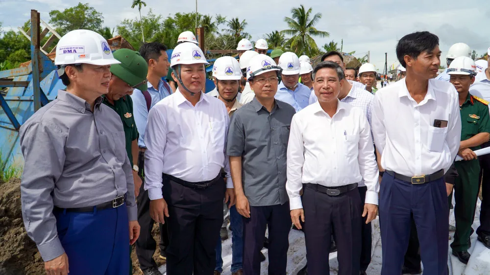 Công tác GPMB toàn tuyến đạt hơn 98%, trong đó, đoạn Cần Thơ - Hậu Giang đạt 99%, hiện còn hai hộ chưa bàn giao mặt bằng. Ảnh: NGUYỄN TOÀN