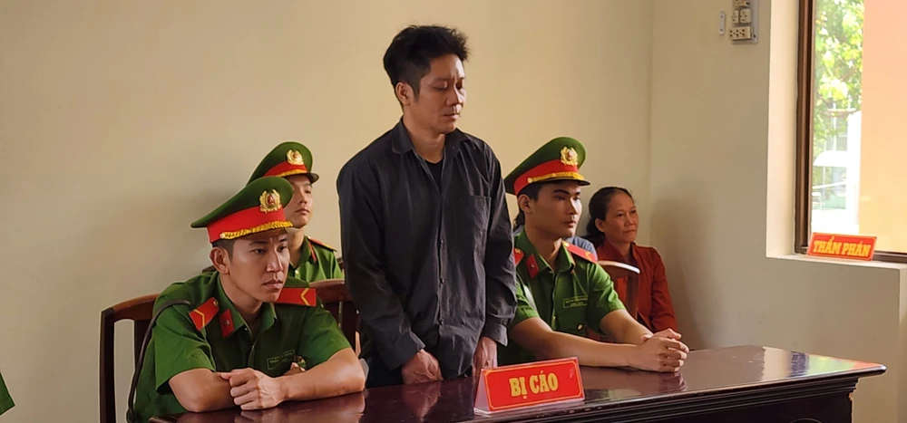 Bị cáo Lý Hồng Công bị tuyên án tử hình tội giết người. Ảnh VĂN VŨ ly-hong-cong