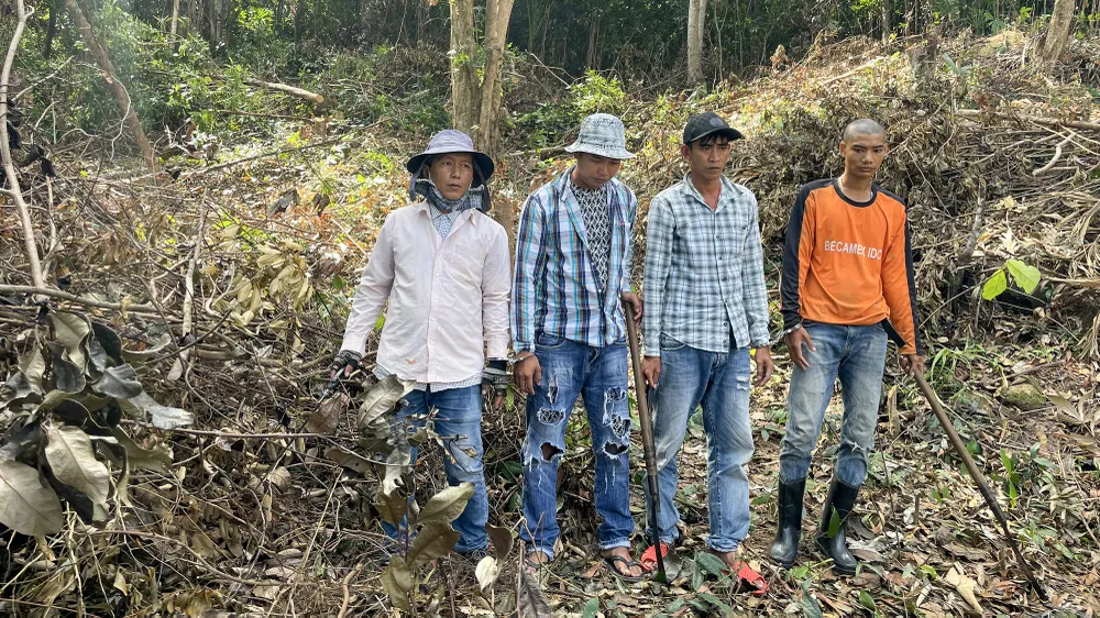 Hạt Kiểm lâm Vườn Quốc gia Phú Quốc bắt 4 người phá rừng