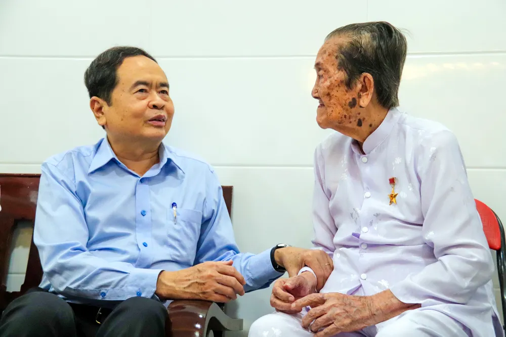 Phó Chủ tịch Thường trực Quốc hội thăm, chúc tết tại tỉnh Kiên Giang