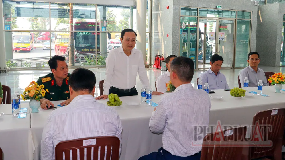 Bí thư Thành ủy TP Cần Thơ thăm chúc tết công ty bến xe tàu