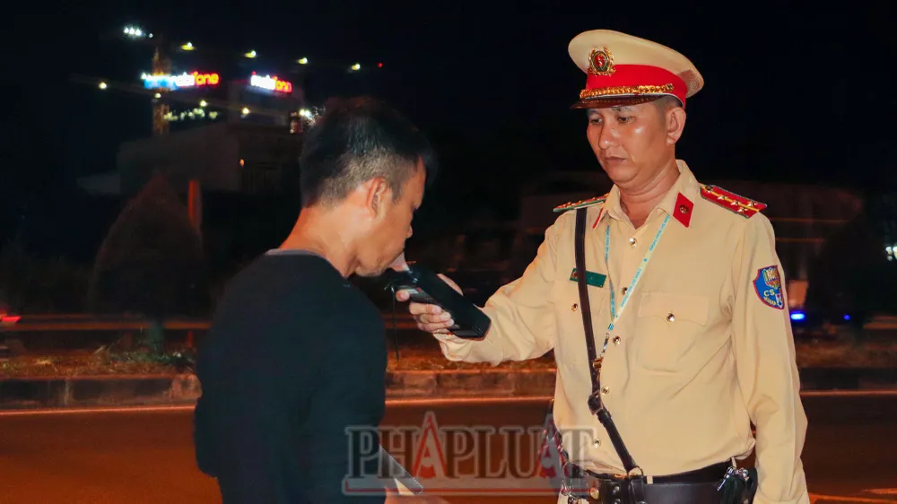 Cảnh sát giao thông Cần Thơ xử phạt 220 trường hợp vi phạm nồng độ cồn