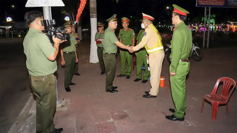 Công an Sóc Trăng xử phạt 402 trường hợp vi phạm nồng độ cồn trong 7 ngày tết