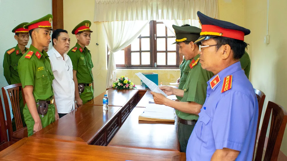 Bắt Giám đốc Văn phòng đăng ký đất đai tỉnh Hậu Giang