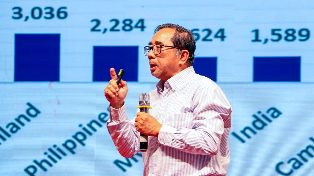 PGS.TS Lê Anh Tuấn, Giảng viên cao cấp Khoa Môi trường và Tài nguyên thiên nhiên (trường đại học Cần Thơ). Ảnh: CHÂU ANH hoi-thao-giai-phap-nguon-nuoc-2.jpg