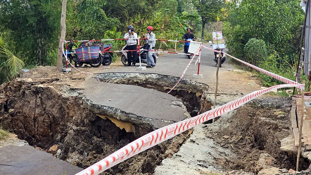 Kiên Giang: Sạt lở hơn 10km đường do ảnh hưởng hạn hán
