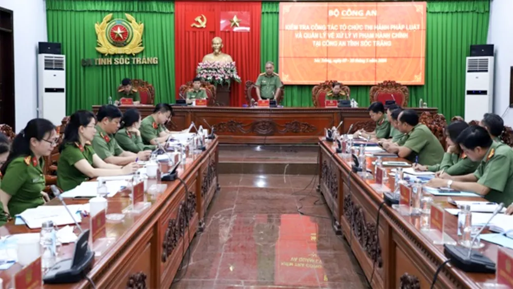 Bộ Công an kiểm tra công tác tổ chức thi hành pháp luật và quản lý xử lý vi phạm hành chính tại Công an tỉnh Sóc Trăng từ ngày 7-5 đến ngày 10-5. Ảnh: CAST Bộ Công an kiểm tra công tác thi hành pháp luật và xử lý vi phạm hành chính tại Công an Sóc Trăng