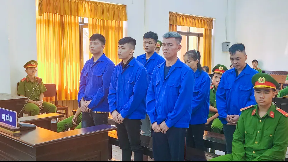 Sau khi bị ông G chửi vì làm ồn trước cửa nhà, vợ chồng Nam quay về rồi cùng em và cháu vợ quay lại dùng hung khí đánh người. Ảnh: VĂN VŨ Phú Quốc, Kiên Giang