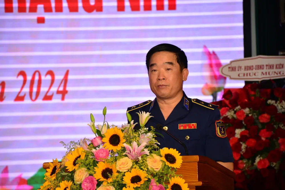 Trung tướng Bùi Quốc Oai, Chính ủy Cảnh sát biển Việt Nam phát biểu tại buổi lễ. Ảnh: CSB canh-sat-bien-ngay-20-5.jpg