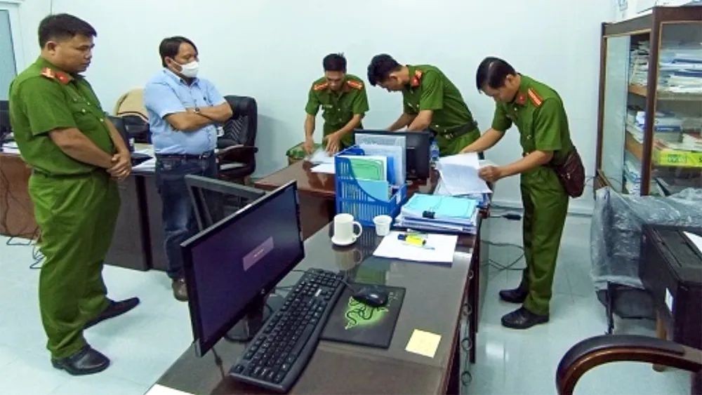 1 cán bộ Văn phòng đăng ký đất đai tỉnh Sóc Trăng bị bắt