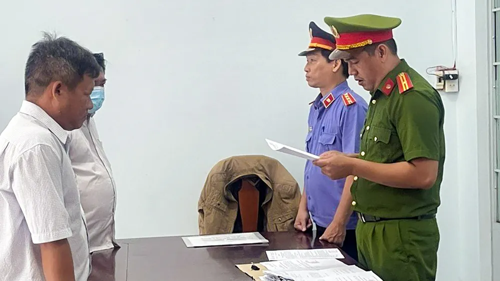 Cơ quan CSĐT Công an tỉnh Kiên Giang đã khởi tố bị can, bắt tạm giam bị can Nguyễn Văn Thắng (Giám đốc Công ty TNHH MTV Thắng Định Phát) để điều tra tội vi phạm quy định về đầu tư công trình xây dựng gây hậu quả nghiêm trọng. Ảnh: VĂN VŨ Vụ sai phạm tại Vườn quốc gia U Minh Thượng