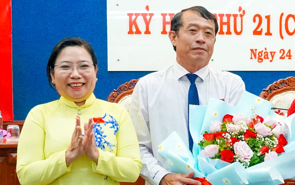 Ông Nguyễn Văn Khởi, Phó chủ tịch HĐND tỉnh Sóc Trăng được bầu giữ chức Phó chủ tịch UBND tỉnh, nhiệm kỳ 2021-2026. Ảnh: DIỄM HẰNG Tân Phó Chủ tịch UBND tỉnh Sóc Trăng
