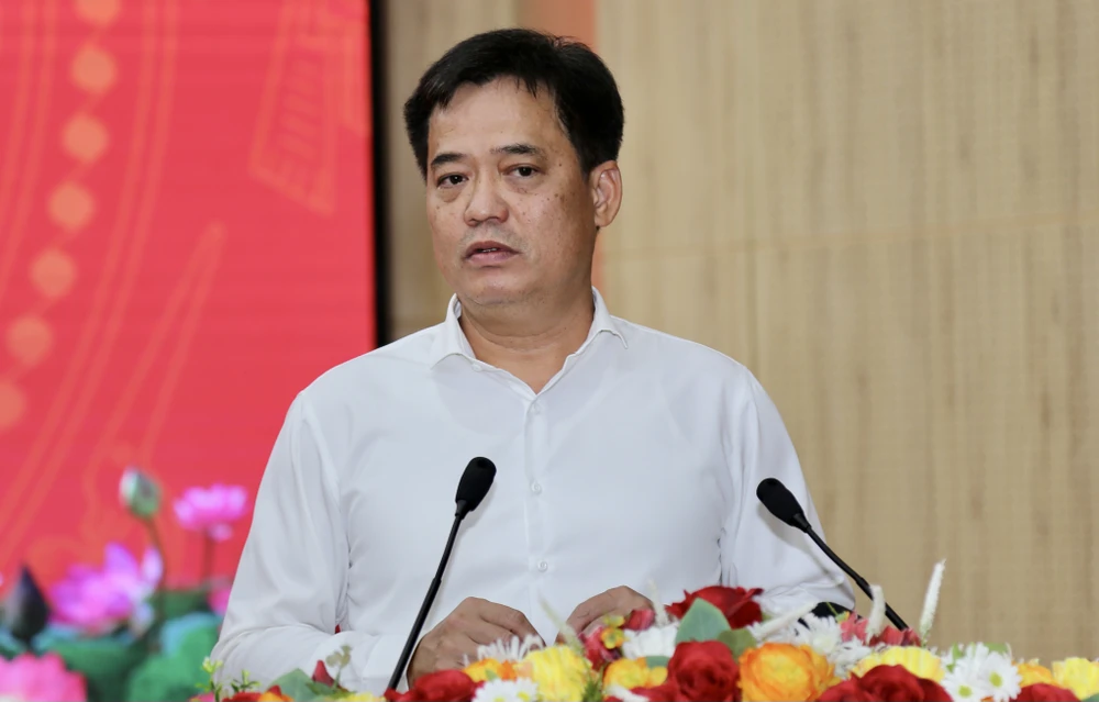 Ông Lê Quốc Anh, Bí thư Thành ủy TP Phú Quốc cho rằng khi phát hiện vi phạm, ngành chức năng phải "cưỡng chế nóng" ngay từ những viên gạch, cây cột đầu tiên. Ảnh: HOÀNG HỮU Bí thư thành ủy TP Phú Quốc