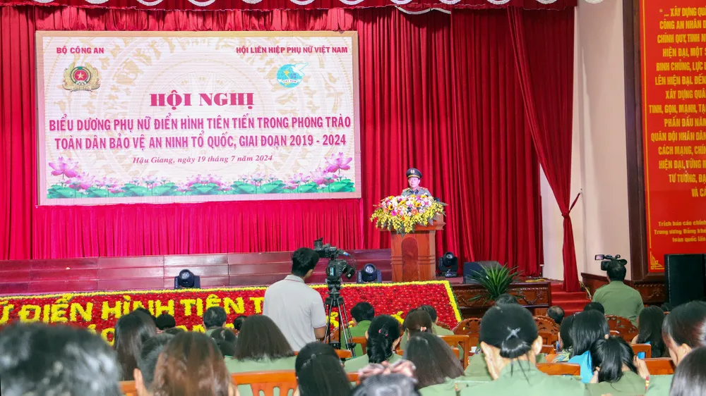 bo-cong-an-khen-thuong-5.jpg