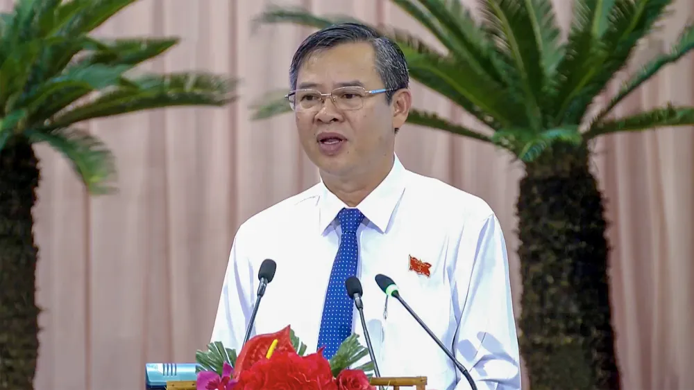 Ông Trương Cảnh Tuyên, Phó Chủ tịch Thường trực UBND tỉnh Hậu Giang nhấn mạnh việc thực hiện dự án cầu và đường Nguyễn Chí Thanh là hết sức cần thiết với mục tiêu là thực hiện Nghị quyết số 04 của Ban Chấp hành Đảng bộ tỉnh. Ảnh: AT Lãnh đạo tỉnh Hậu Giang nói về dự án cầu và đường Nguyễn Chí Thanh 1.600 tỉ bắc qua kênh Xà No