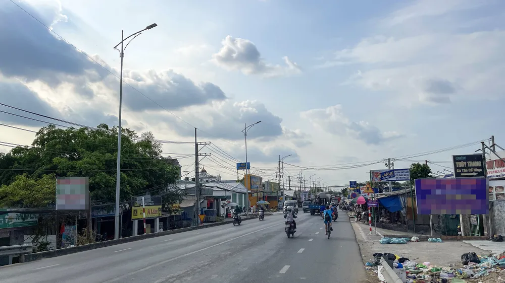 Theo Bộ GTVT, đoạn thứ nhất thuộc Quốc lộ 91B đi trùng đường Nguyễn Văn Linh, chiều dài khoảng 15,8km, đã được đầu tư trong dự án cải tạo nâng cấp Quốc lộ 91 theo hình thức BOT, đưa vào khai thác năm 2016. Ảnh: CHÂU ANH Bộ GTVT trả lời cử tri TP Cần Thơ về nâng cấp mở rộng đường Nguyễn Văn Linh