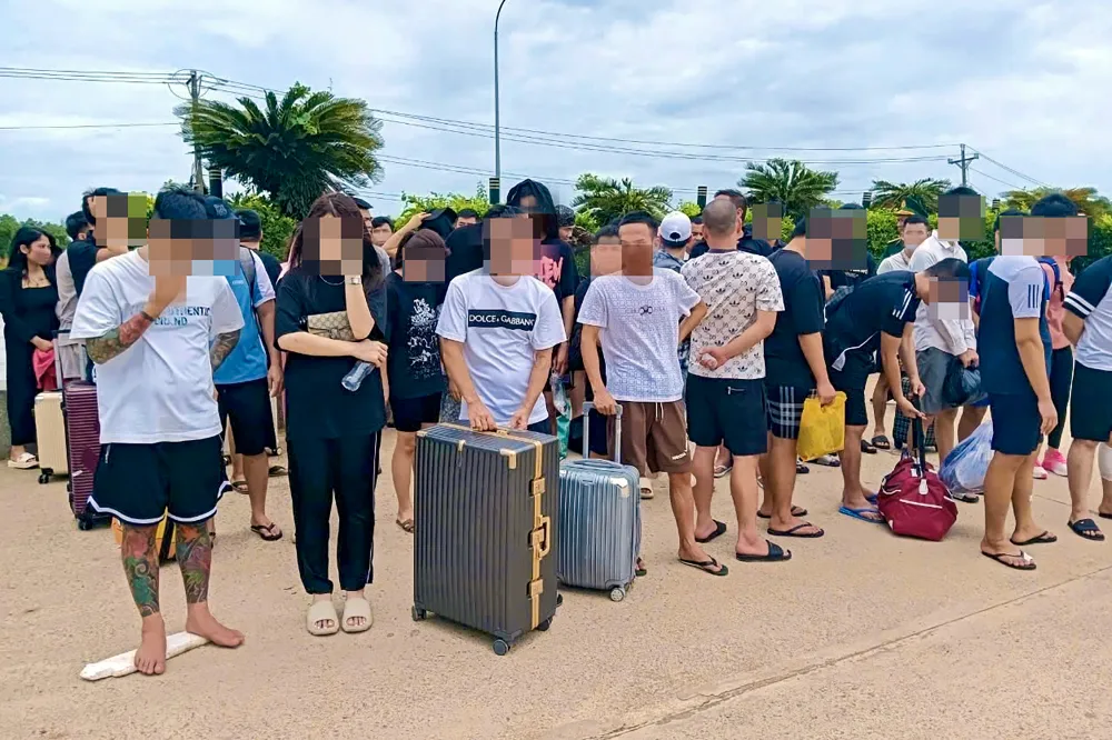 Công an tỉnh Kiên Giang phát hiện 1 bị can bị truy nã tội lừa đảo trong số 60 công dân trao trả