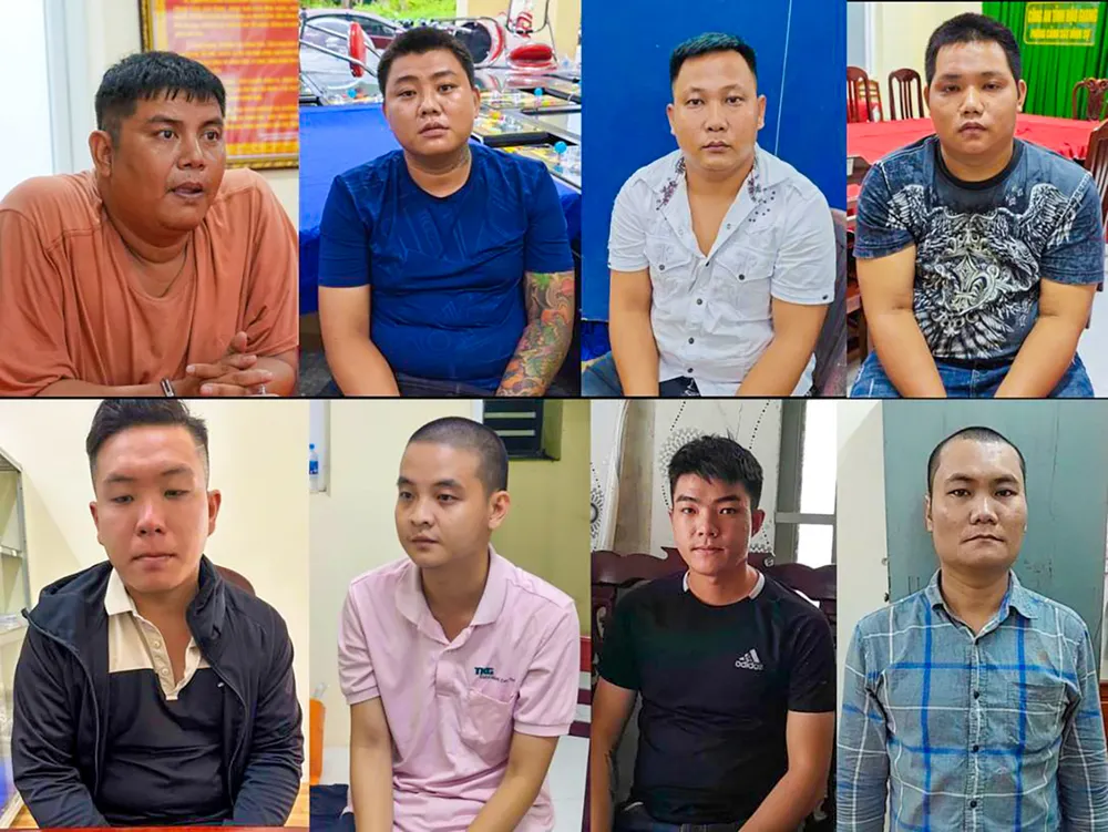 Đối tượng K' Sa Mo (hàng trên, bìa trái) cùng các đồng phạm tại Cơ quan Công an. Ảnh: CAHG cong-an-tinh-hau-giang-2.jpg