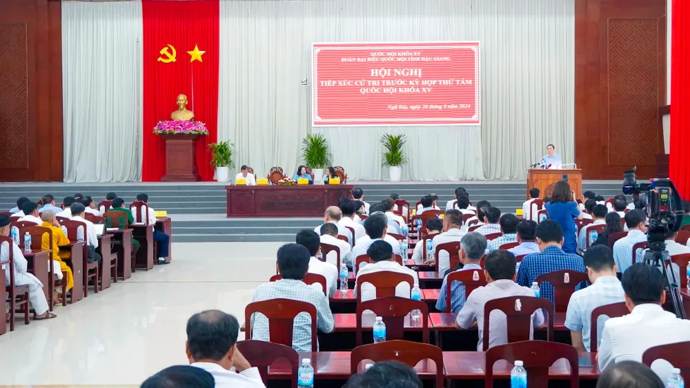 chu-tich-quoc-hoi-tran-thanh-man-tiep-xuc-cu-tri-tinh-hau-giang-4.jpg