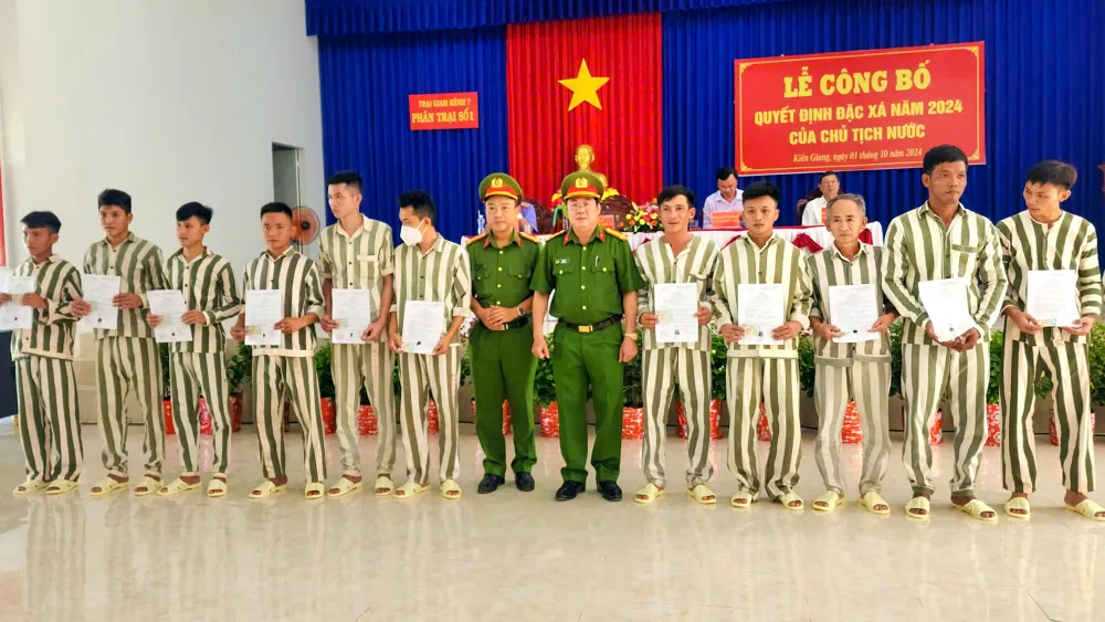 Trại giam Kênh 7 công bố quyết định đặc xá cho 26 phạm nhân
